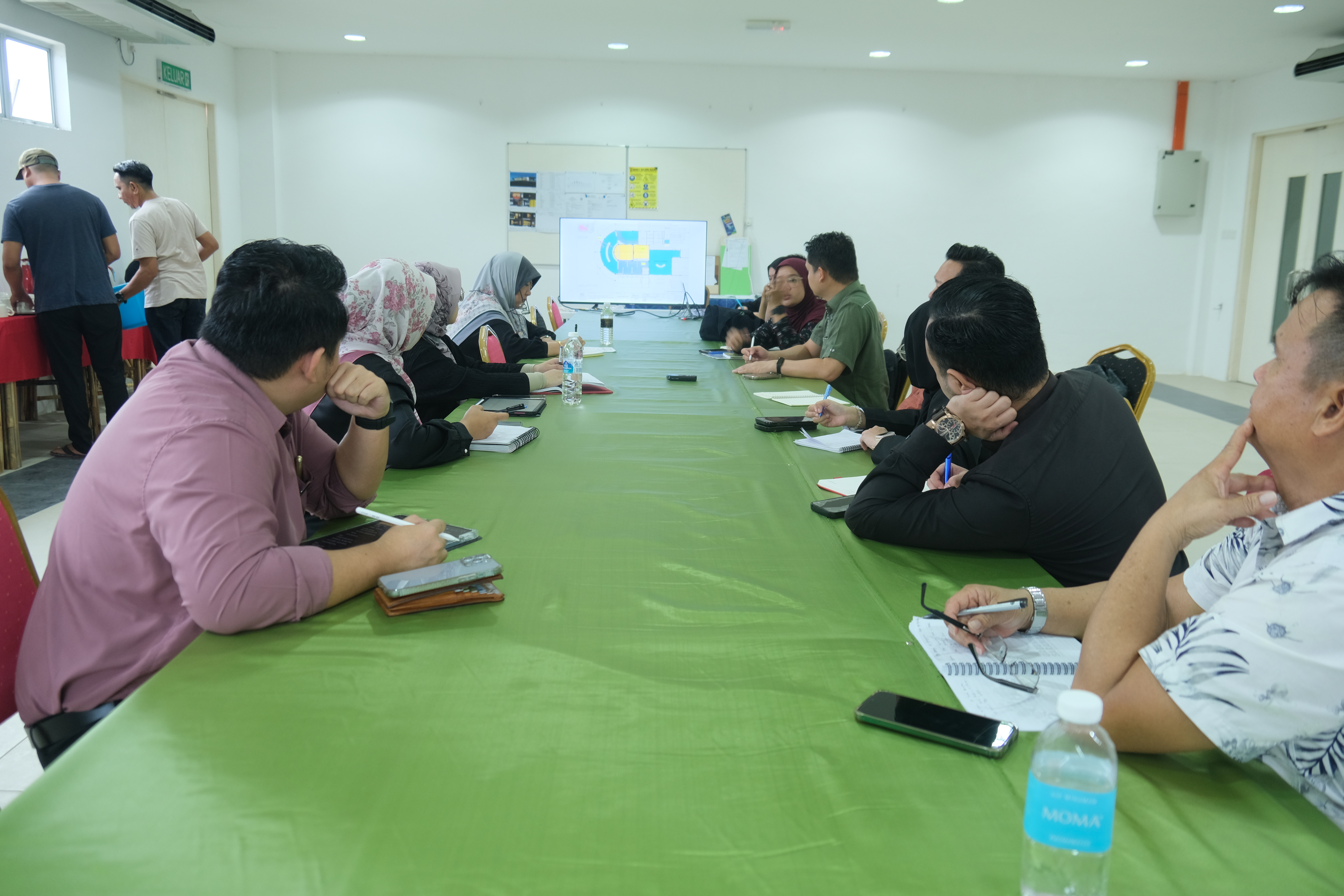Mesyuarat Penyelarasan Projek Fizikal Heart of Borneo (HoB) Fasa III : Projek Pembangunan Galeri Pusat Interpretasi HoB Sarawak, Kayangeran, Lawas.